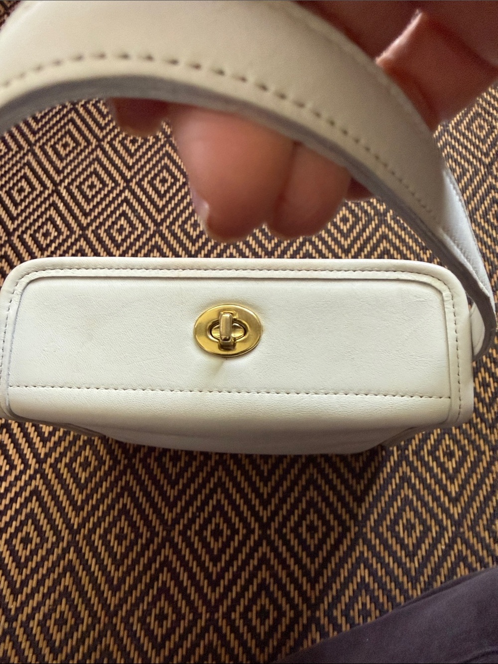 Vintage Coach Geometric bag 9043 white (cream) with brass - Picture 5 of 16
